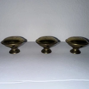 Vintage Menge 3 Messing & Metall Schrank Knopf Schublade Ziehen 1 3/8" Durchmesser - Bild 1 von 4