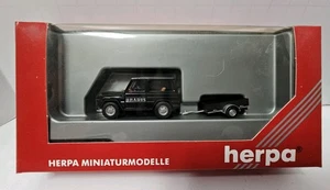 Herpa 022040 HO 1:87 Mercedes Benz G-Klasse SUV mit kleinem offenen Anhänger - Neu - Bild 1 von 2
