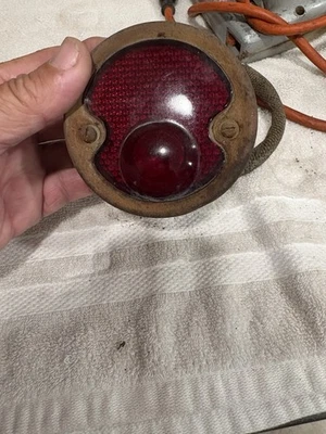 Luz trasera modelo T Foto 1 de 3