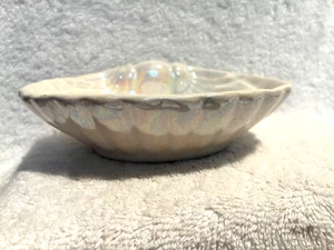 Irisierende weiße Jakobsmuschel Schale Seifenschale Schüssel 1 5/8" T x 6" x 4 1/2" Porzellan - Bild 1 von 3