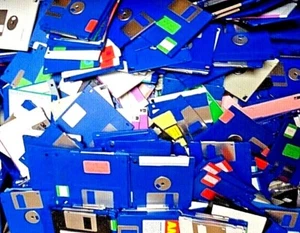 COMMODORE AMIGA -- 25 / 50 / 75 / 100  🟢  DISKETTEN 🟢 AUS RIESIGEM KONVOLUT 🟢 - Picture 1 of 6