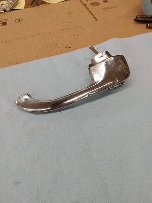 Chevrolet Camaro Pontiac Firebird 1967 1968 1969 manija de puerta exterior LH 3064224 Foto 1 de 4