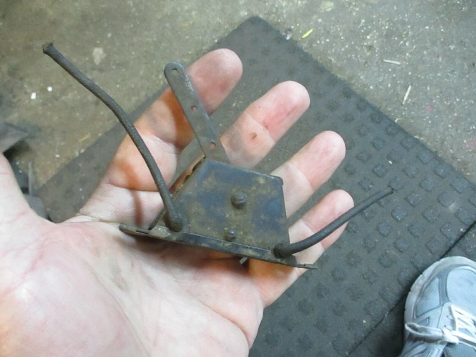 Estrangulador automotriz Cord Packard V12? Foto 1 de 4