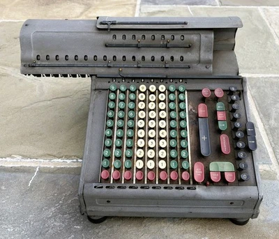 VINTAGE MARCHANT 8-M CALCULATING MACHINE ~ ELECTRIC ~ 8 COLUMN ~ c. 1941 - Image 1 of 4