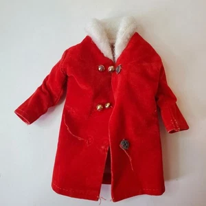 Muñeca Barbie Vintage Abrigo Terciopelo Rojo Cuello Piel Blanco Años 60 - Imagen 1 de 5