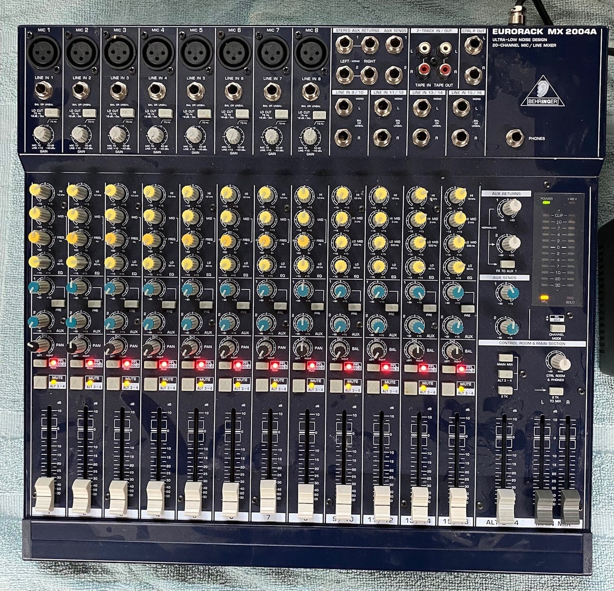 Behringer EUROPACK MX 2004A ミキサー Behringer Eurorack MX 2004A Mixer - Evolution Music