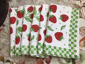 TAG ~ Cottage Core ~ Strawberry Napkins ~ 100% Cotton ~ Set of 6 ~ NWT - Picture 1 of 5