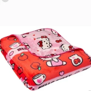  Hello Kitty Throw Blanket 60" x 70" Super Soft NWOT  - Picture 1 of 4