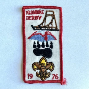 Parche De Colección BSA Klondike Derby 1976 Bear Paw Boy Scouts Rectángulo Blanco Rojo - Imagen 1 de 2