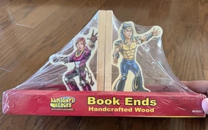 Onnipotenti Eroi Action Figure Bibbia Libro in Legno Finisce per Valori Familiari NUOVO! - Foto 1 di 4