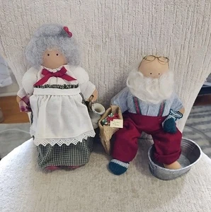 Vintage 1989 Retired 'Santa and Mrs. Clause' Whimsical Wooden Lizzie High Dolls - Picture 1 of 3