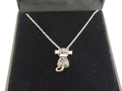 Hermoso colgante de gatito de diamantes negros y plata de ley con collar de 18" BK-9 Foto 1 de 4