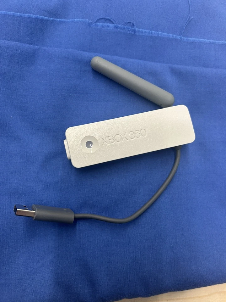 Adaptador de red inalámbrica Microsoft Xbox 360 blanco USB Foto 1 de 2