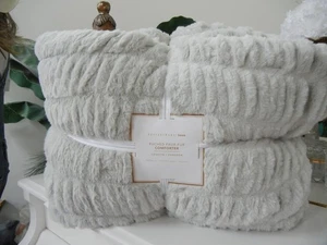 POTTERY BARN TEEN RUCHED LIGHT GRAY LUXURIOUS FAUX FUR FULL/QUEEN COMFORTER $229 - Picture 1 of 7