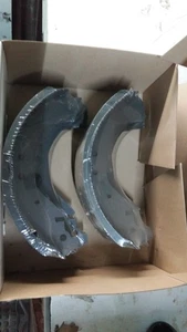 ZAPATAS DE FRENO DE TAMBOR AUTOXTRA AXS675R NUEVAS DE STOCK - Imagen 1 de 4