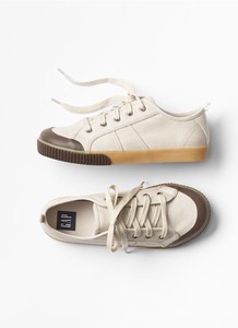 gap canvas shoes