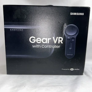 SAMSUNG Gear VR with Controller Powered by Oculus SM-R324NZAAXAR Brand New - Picture 1 of 5