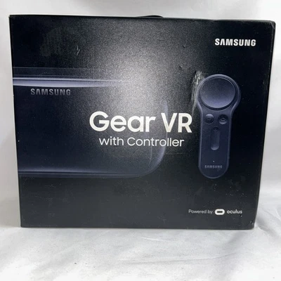 SAMSUNG Gear VR with Controller Powered by Oculus SM-R324NZAAXAR Brand New  - Image 1 of 4