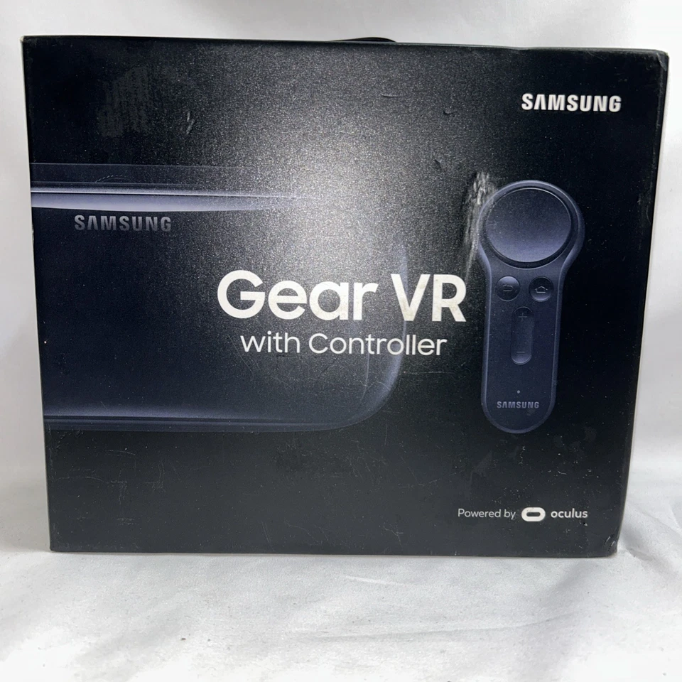 SAMSUNG Gear VR with Controller Powered by Oculus SM-R324NZAAXAR Brand New  - Image 1 of 4