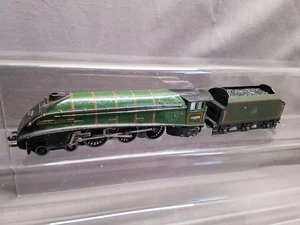 HORNBY DUBLO 3 RAIL BR GREEN 4-6-2 CLASS A4 RENAMED "WILLIAM WHITELAW #60004 UNB - Picture 1 of 10