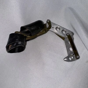 Falling Skies Movie TV Prop ALIEN Finger Noah Wyle STEVEN SPIELBERG COA - Picture 1 of 4