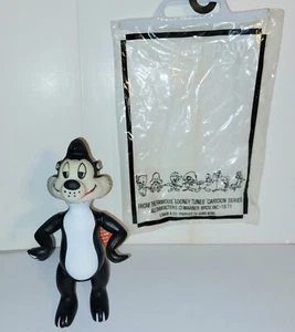 Vintage Dakin Pepe Le Pew Figur Warner Brothers Inc Hong Kong neuwertig in Tasche & Etikett - Bild 1 von 6