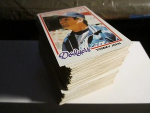 LOT OF 110 1978 TOPPS BASEBALL CARDS - MOSTLY MINT CONDITION OFC-A - Picture 1 of 5