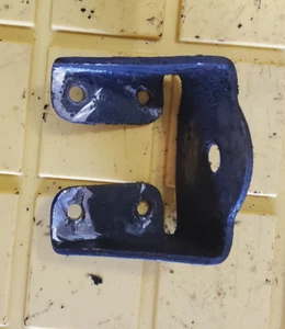 Toyota Land Cruiser FJ40 with 1F engine mounting bracket out of 1972 - Picture 1 of 2