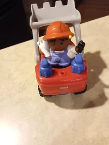 Vtg Fisher Price LITTLE PEOPLE B0135 Construction LIFT Truck Red Vehicle - Picture 1 of 8