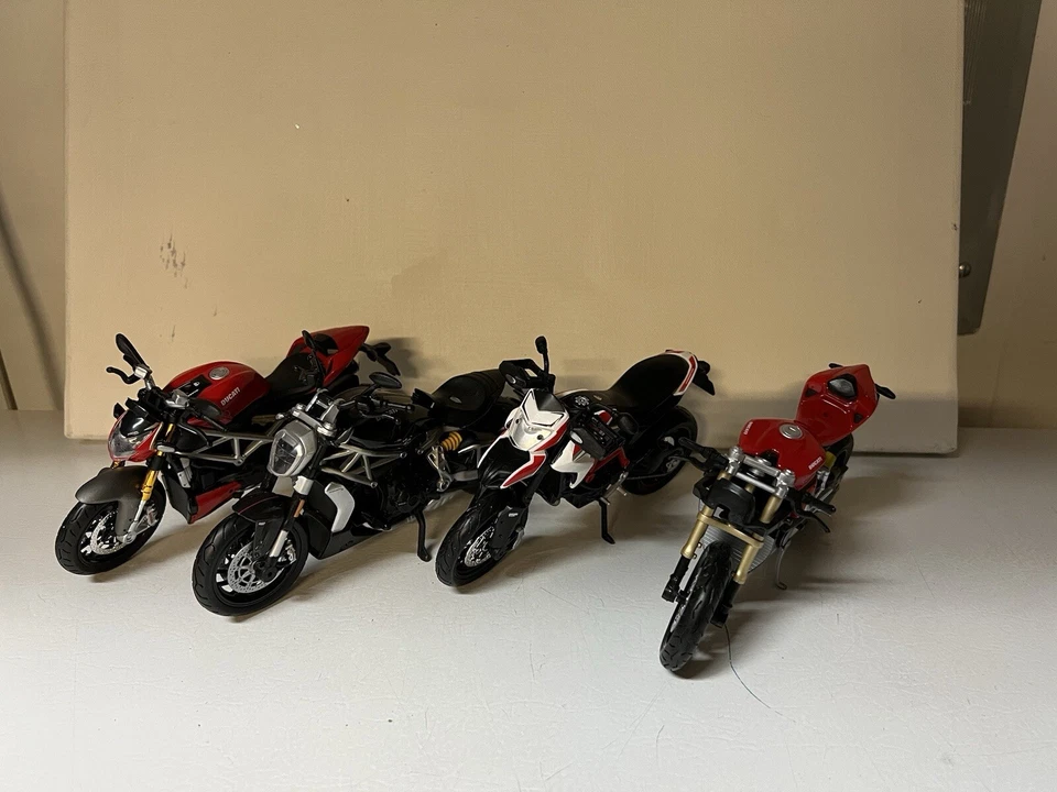Ducati Hyper mortars SP Motorcycle 1/18 Scale Diecast Model Bike Lot 4 Nice Cond - Image 1 of 4