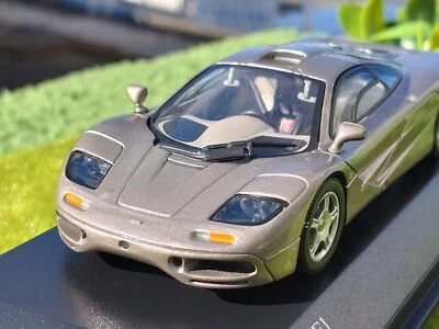 McLaren / F1 GTR / 1997 / 1/43 Diecast Car / Minichamps - Image 1 of 4