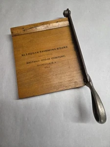 N.1 TAGLIERE KKODAK Eastman Kodak Rochester NY 5" tagliacarte vintage - Foto 1 di 3