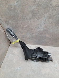 Palanca de cambios de transmisión Mopar genuina 68582572AE - Imagen 1 de 3