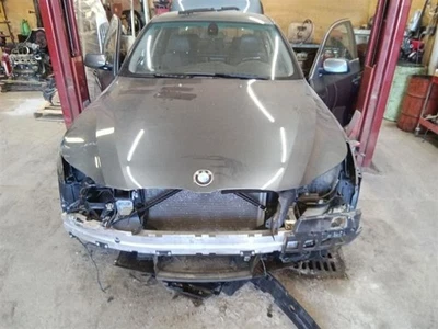 Pinça dianteira direita do passageiro Xi AWD compatível com 08-10 BMW 528i 122558 - Imagem 1 de 4