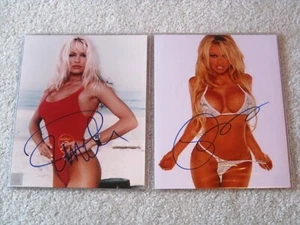 JUEGO DE DOS FOTOS AUTÓGRAFOS PAMELA ANDERSON 8 X 10 SALUDOS SUPER ESTRELLAS - Imagen 1 de 4