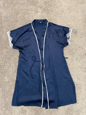 Bata íntima Apt 9 para mujer mediana satinada envolvente encaje mangas cortas azul Foto 1 de 4