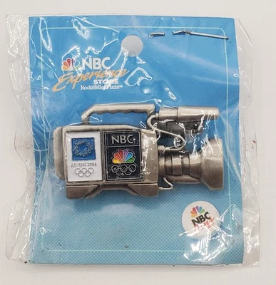 Заколка камеры NBC Афины 2004 Олимпийские игры 2 дюйма серебристый тон подсветка 3D тяжелый металл НОВАЯ - Изображение 1 из 4