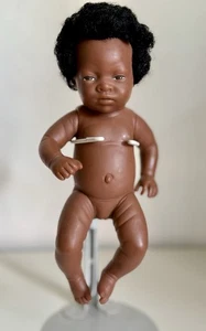 Vintage Furga 9 Zoll afroamerikanische Babypuppe Vinyl lockiges Haar markiert 475 468 Italien - Bild 1 von 15
