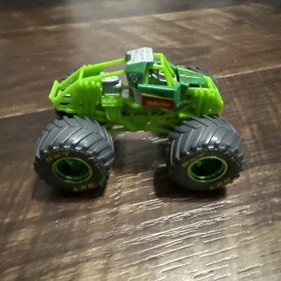 2019 SPIN MASTER MONSTER JAM GREEN DRAGON TRAINING TRUCK SUPER CHASE TRUCK HTF! - Image 1 of 4
