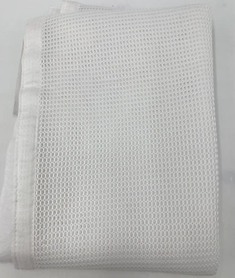 Cubierta protectora de riel de malla transpirable para bebés Pottery Barn Kids blanca 51" #H682A Foto 1 de 4