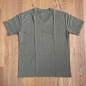 True Classic Premium * V NECK * Tee T Shirt MILITARY GREEN Men's EXTRA LARGE XL - Picture 1 of 3