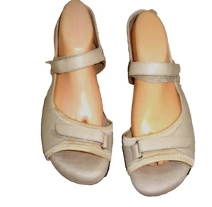 TAN MUSHROOMS LEATHER / FABRC STRAPPY SLIDES COMFORT Sandals 9 - Imagen 1 de 7