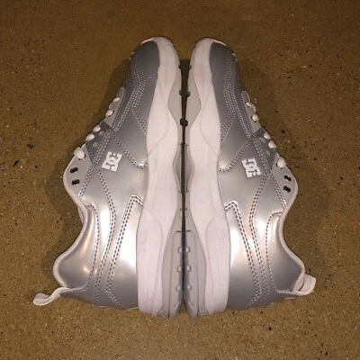 DC E Tribeka SE женский размер 9,5 США металлический серебро BMX коньков туфли кроссовки - Изображение 1 из 4