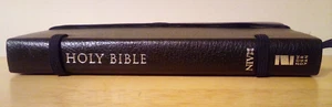 NIV New Testament (The NoteWorthy Collection) Zondervan Bonded Leather Black - Picture 1 of 10