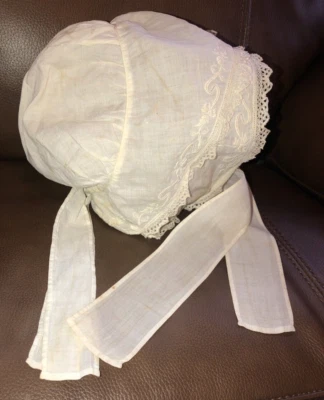 Antiguo gorro infantil de algodón blanco bordado a mano Foto 1 de 4