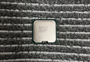Intel Pentium 2,7 GHz 2 (AT80571PG0682ML) Prozessor - Bild 1 von 3
