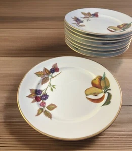 ROYAL WORCESTER EVESHAM GOLD RIM 6 5/8" BREAD & BUTTER PLATES ENGLAND Set 8 - Picture 1 of 4