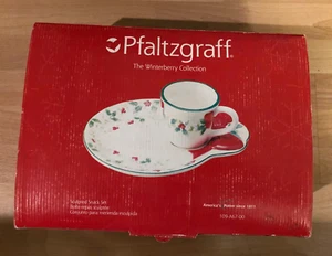 Pfaltzgraff Pottery Winterberry Snack Set Plate & Mug RED BOW - NEW IN BOX - Picture 1 of 5