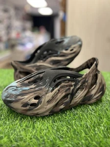 Adidas New Yeezy Foam Runner MX Cinder US 10 scarpe da uomo Prel❤️ved senza scatola - Foto 1 di 8