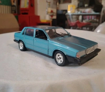 POLISTIL  -VOLVO 760 GLE- Modellino Auto -Scala 1:25-Vintage-19,5Cm - Immagine 1 di 4